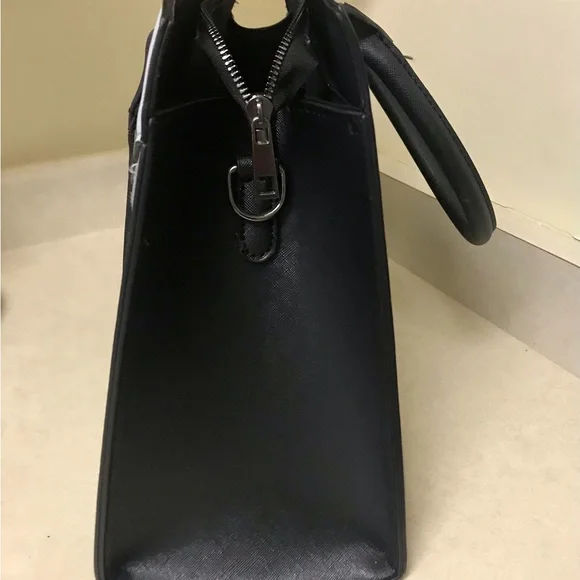 Handbag - Picture 2 of 3